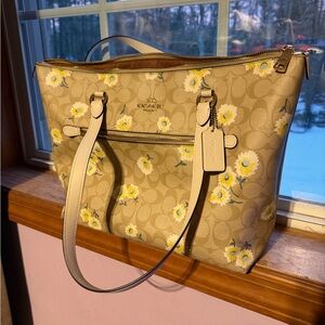 Coach Beige Signature Tote with Yellow Daisy Print